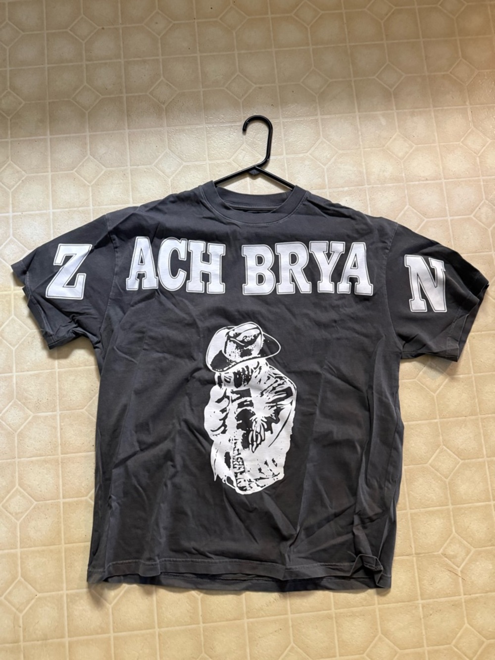 Rare Men’s Zach Bryan Burn Burn Burn tour Tee